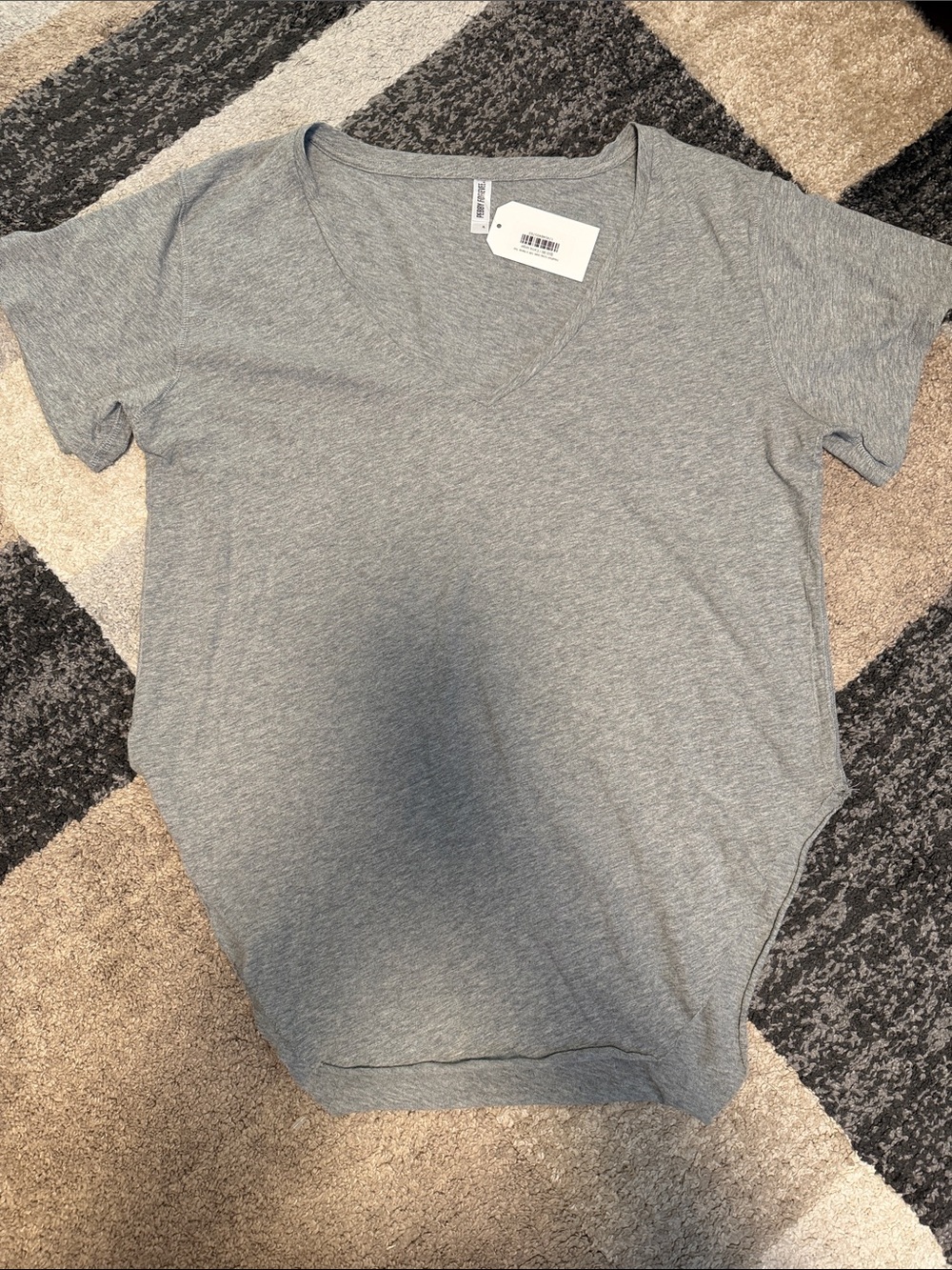 Pebby Forevee plunge v-neck side slit tee, grey, size XL NWT!